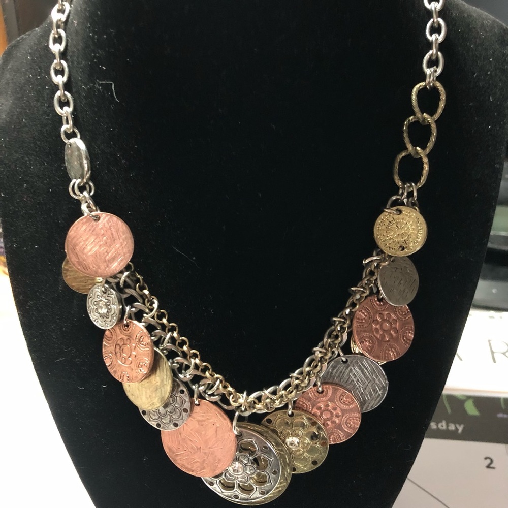 Beautiful SilverTone and GoldTone Statement Necklace with Tricolor Coin design. - Picture 3 of 4